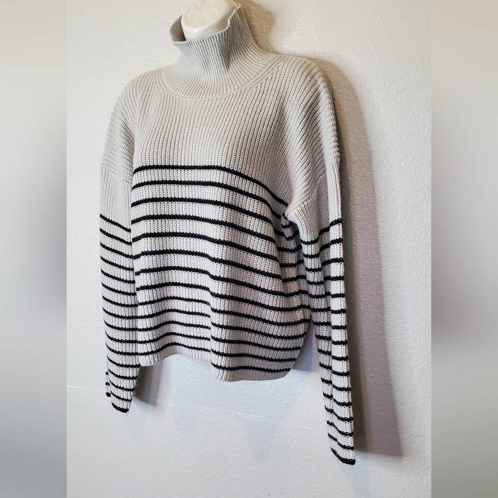 💚5/$25 TRUTH By Republic Striped Turtleneck Oversized Cozy Knit Sweater Small - Picture 9 of 9